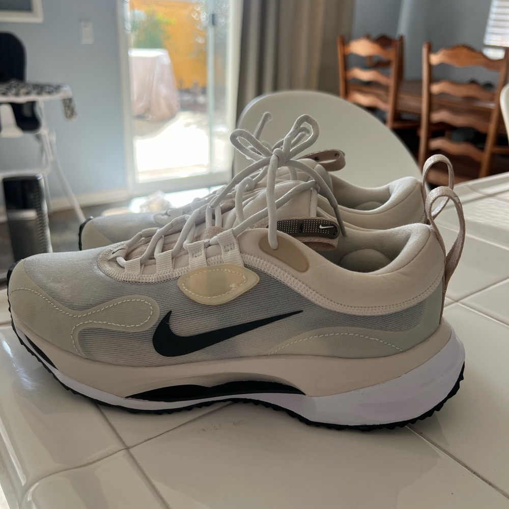 NIKE RUNNERS